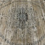 400 x 300cm Distressed Medallion Design Machine-Made Rug - Image 4