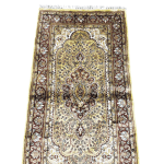 134cm x 75cm Hand Knotted Indian Silk Jaipur Oriental Rug - Image 3