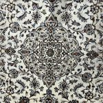285 x 190cm Hand-Knotted Persian Cream Kashan Wool Rug - Image 7