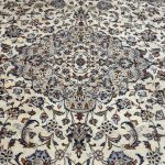 342 x 244cm Hand-Knotted Persian Vintage Kashan Wool Rug – Ivory & Beige - Image 4