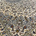 400 x 285cm Hand Knotted Persian Kashan – Grey Ivory Wool Rug - Image 4